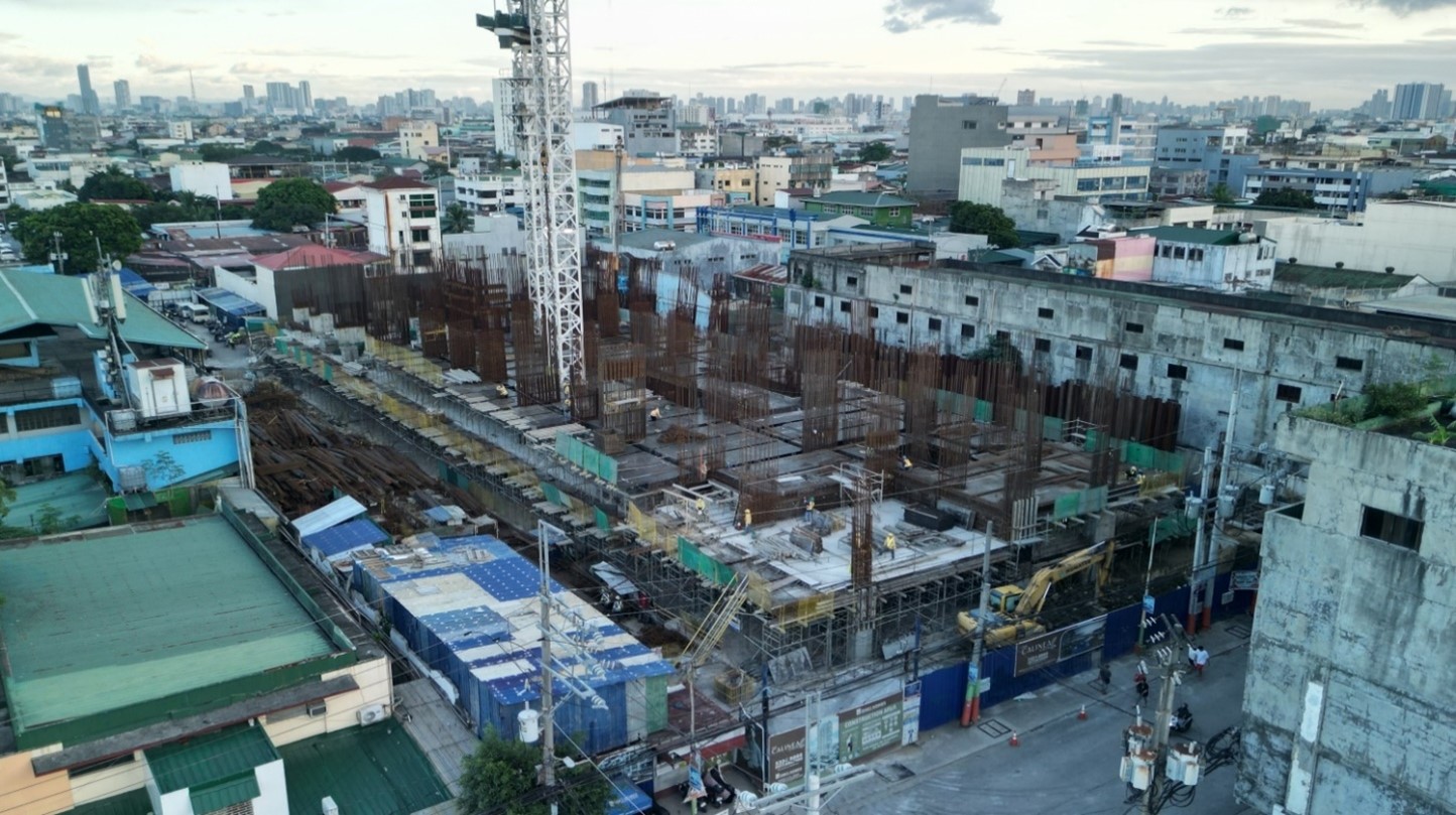 HIGH RISE CONDOMINIUM